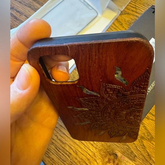 YFWOOD IPhone 11 case wooden lotus flower inlay & HD new eye screen protector - Picture 6 of 9